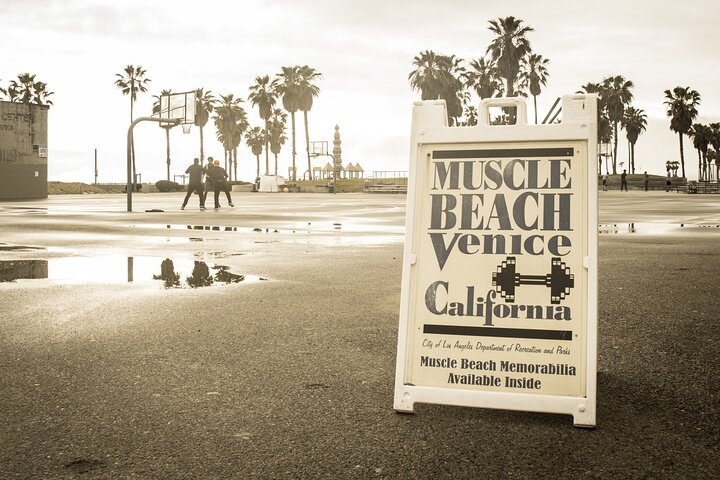 Venice Boardwalk Outdoor Escape Game in Los Angeles - Photo 1 of 7